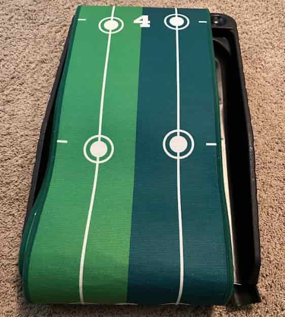Unboxing the putting mat