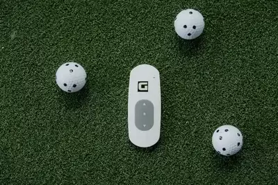 Golf simulator screen remote